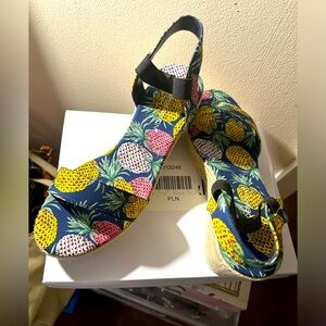 🔥 -NIB M&M Print Espadrille Sandals